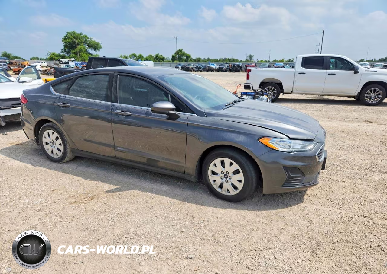 2020 Ford Fusion S VIN:3FA6P0G76LR180944 - 4