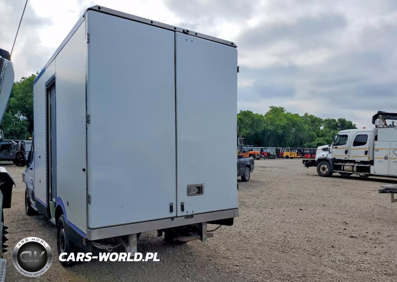 2022 Ford Transit Refrigerated Box Truck VIN:1FDBW5Z87NKA39687 - 2