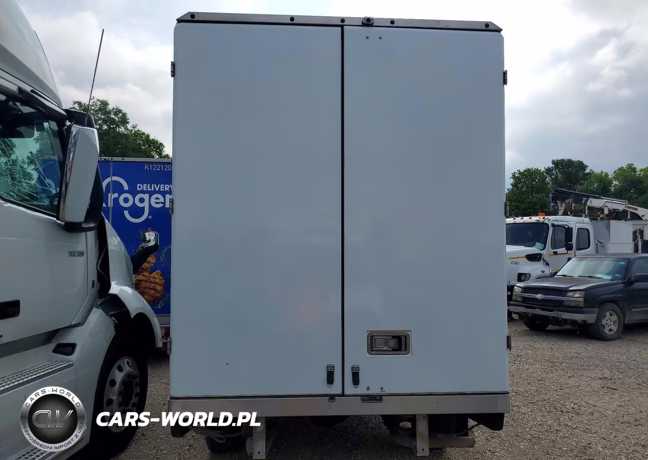 2022 Ford Transit Refrigerated Box Truck VIN:1FDBW5Z87NKA39687 - 6