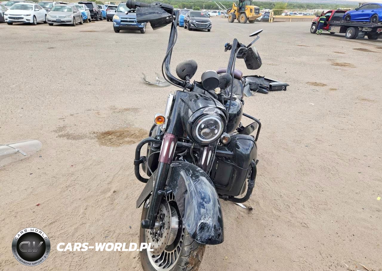 2011 Harley-Davidson Flhp VIN:1HD1FHM15BB645477 - 2