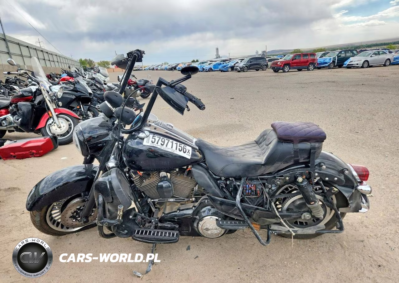 2011 Harley-Davidson Flhp VIN:1HD1FHM15BB645477 - 3