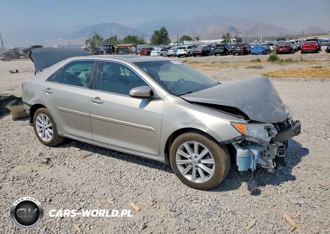 2014 Toyota Camry Xle VIN:4T4BF1FK4ER384565 - 4