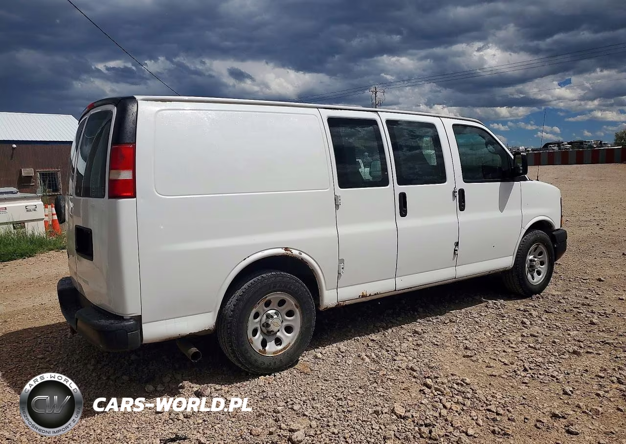 2014 Chevrolet Express G1500 VIN:1GCSHAF45E1138202 - 3