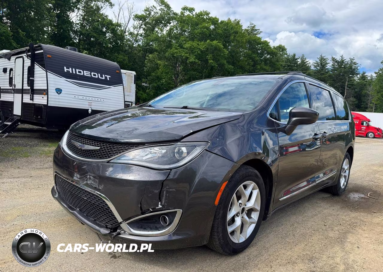2017 Chrysler Pacifica Touring L VIN:2C4RC1BG8HR803588 - 2