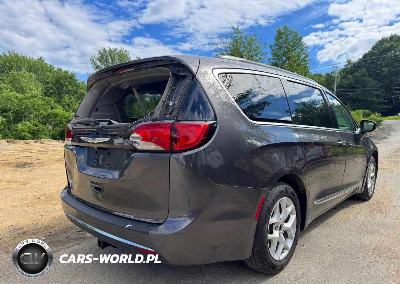 2017 Chrysler Pacifica Touring L VIN:2C4RC1BG8HR803588 - 4
