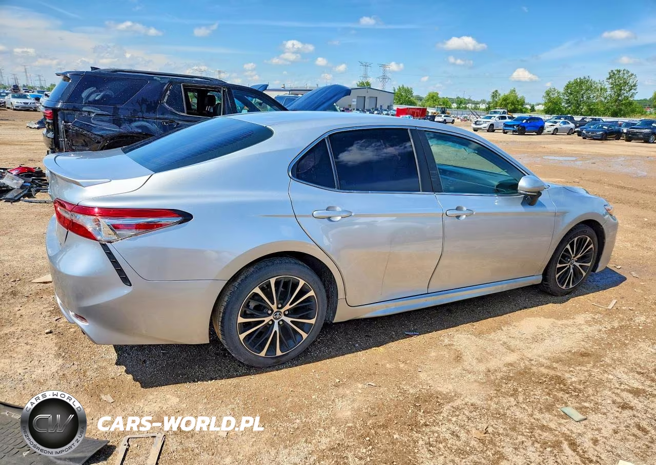 2018 Toyota Camry Se VIN:4T1B11HK1JU545597 - 3