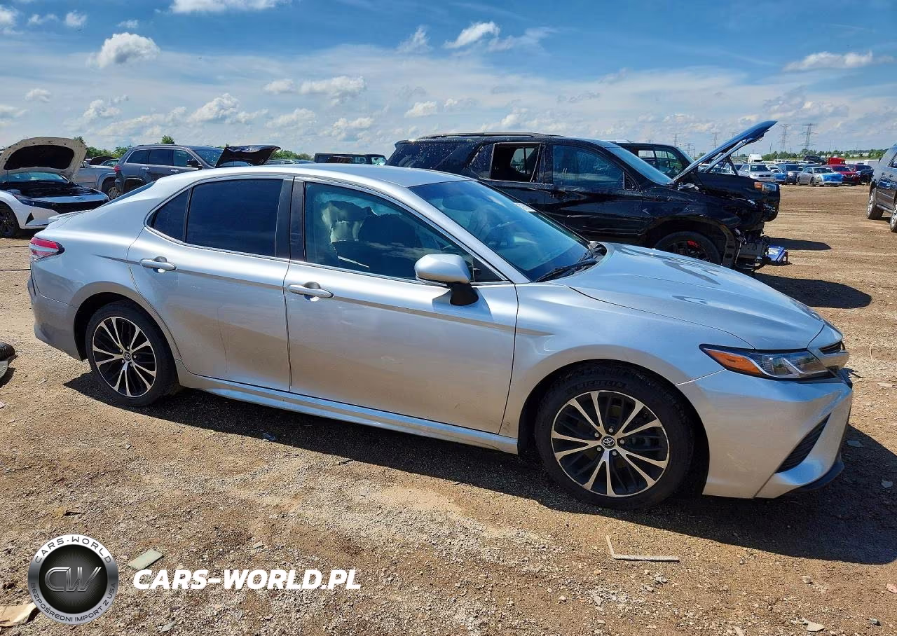 2018 Toyota Camry Se VIN:4T1B11HK1JU545597 - 4