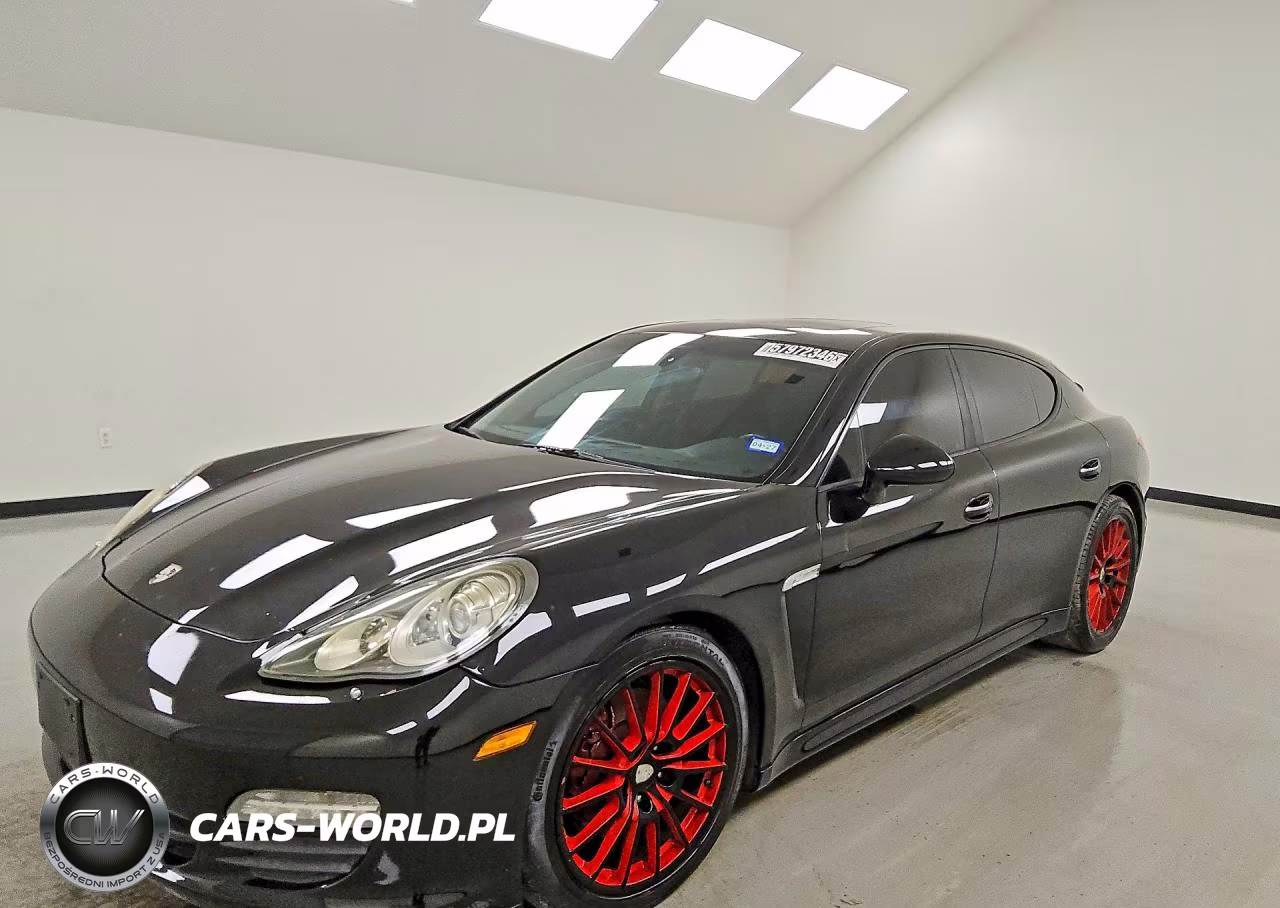 2011 Porsche Panamera 2