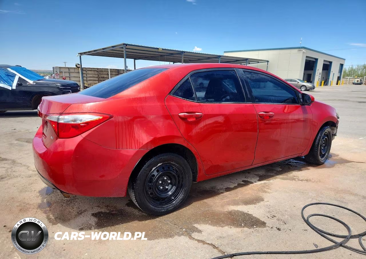2016 Toyota Corolla Le VIN:5YFBURHE2GP479586 - 3