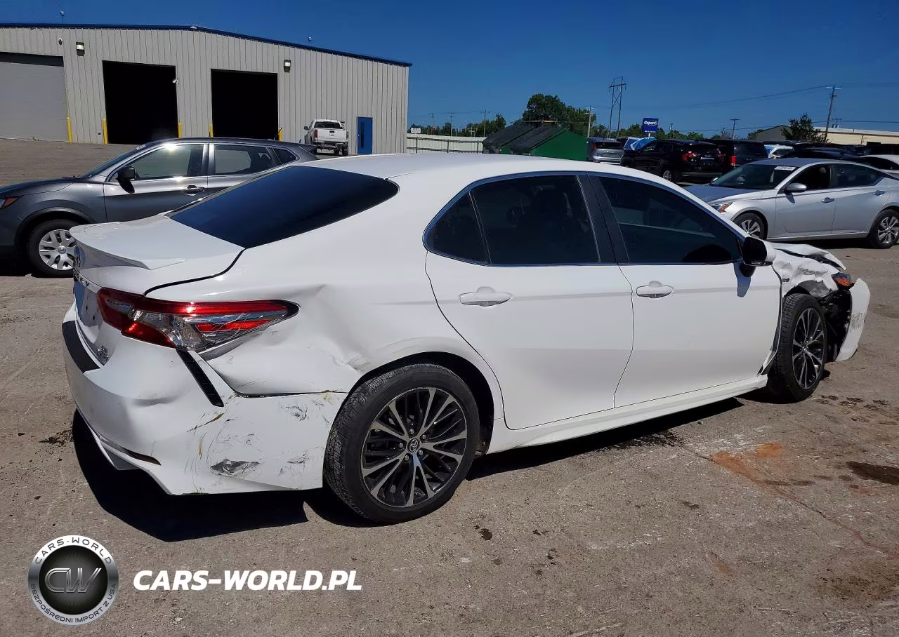 2018 Toyota Camry Hybrid Se VIN:4T1B21HK0JU003341 - 3