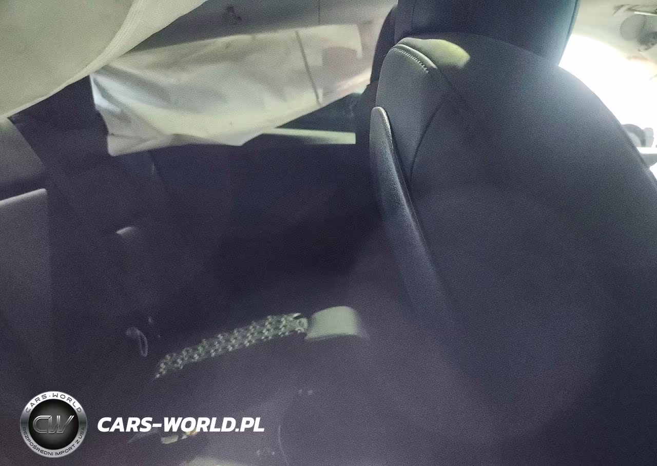 2022 Tesla Model Y VIN:7SAYGDEF4NF407088 - 10