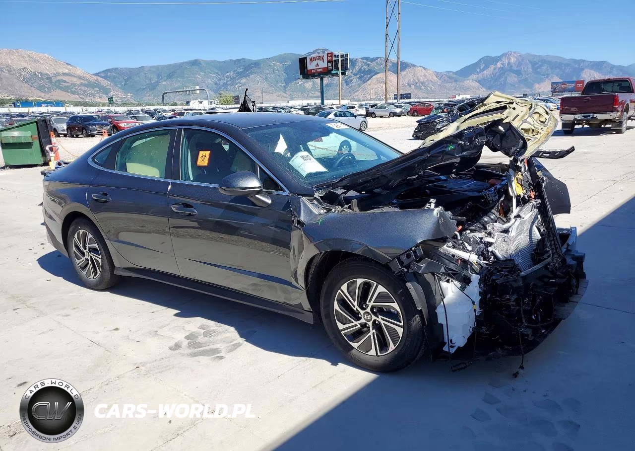 2026 Hyundai Sonata Hybrid Blue VIN:KMHL24JJ4TA165646 - 4