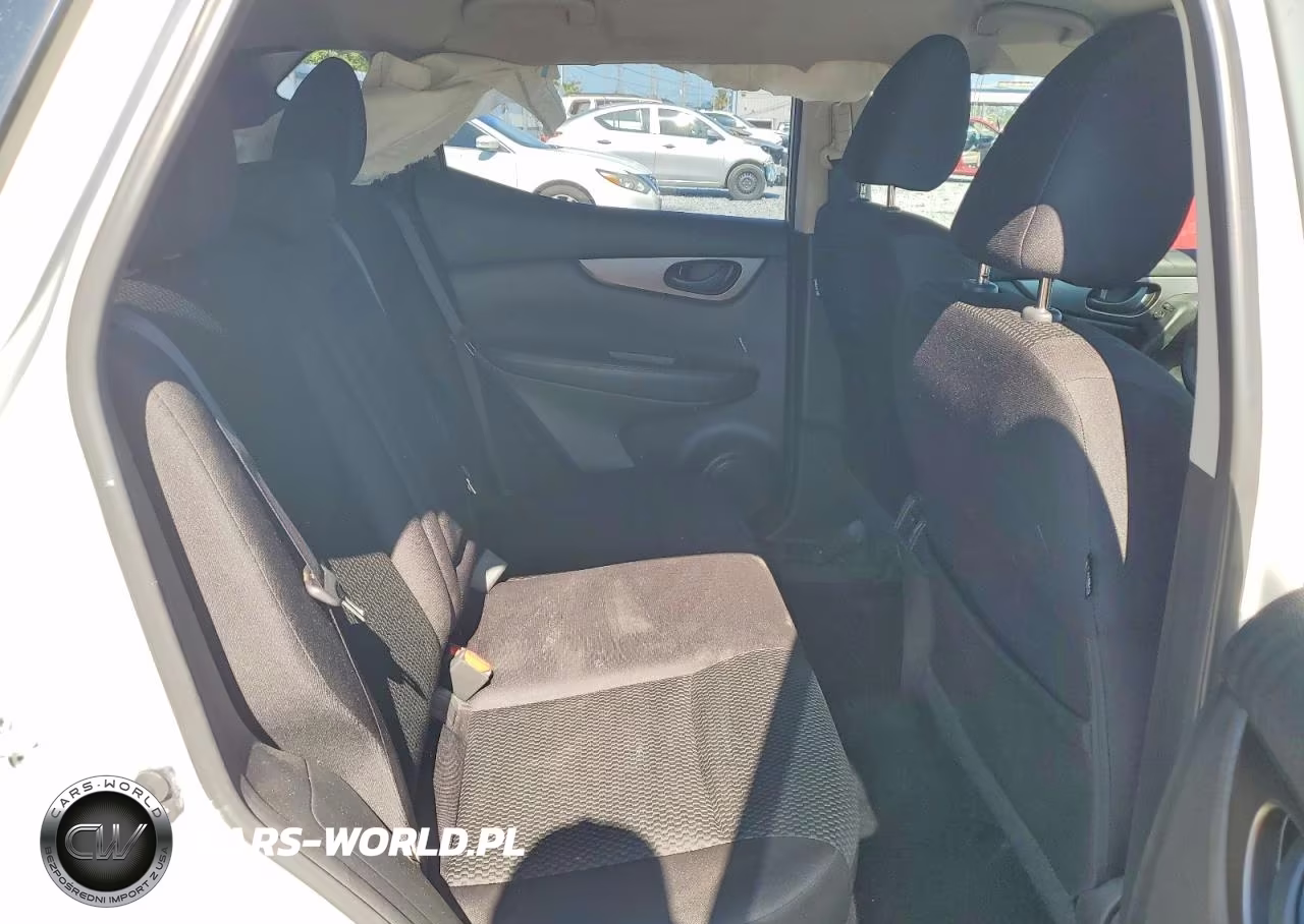 2018 Nissan Rogue Sport S VIN:JN1BJ1CP5JW105929 - 11