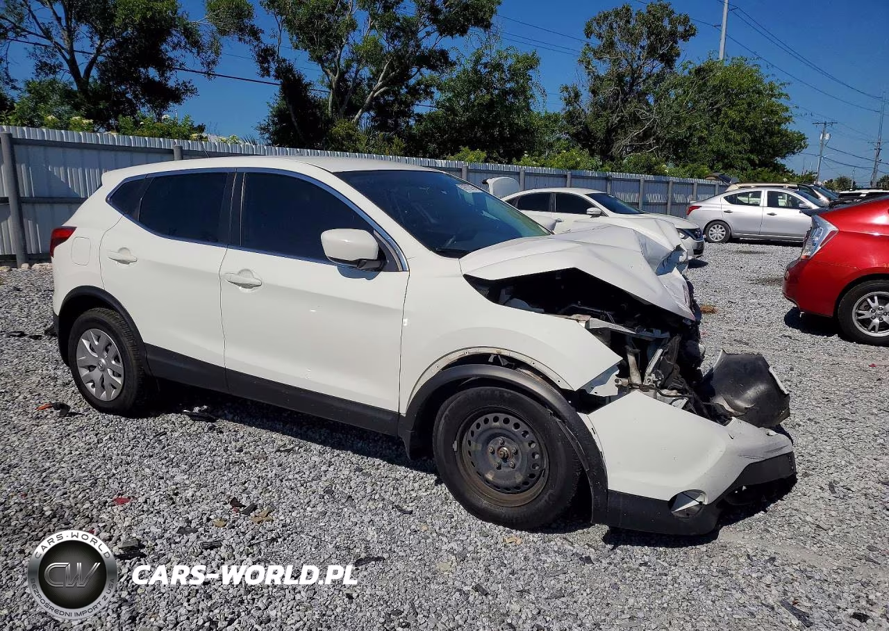 2018 Nissan Rogue Sport S VIN:JN1BJ1CP5JW105929 - 4