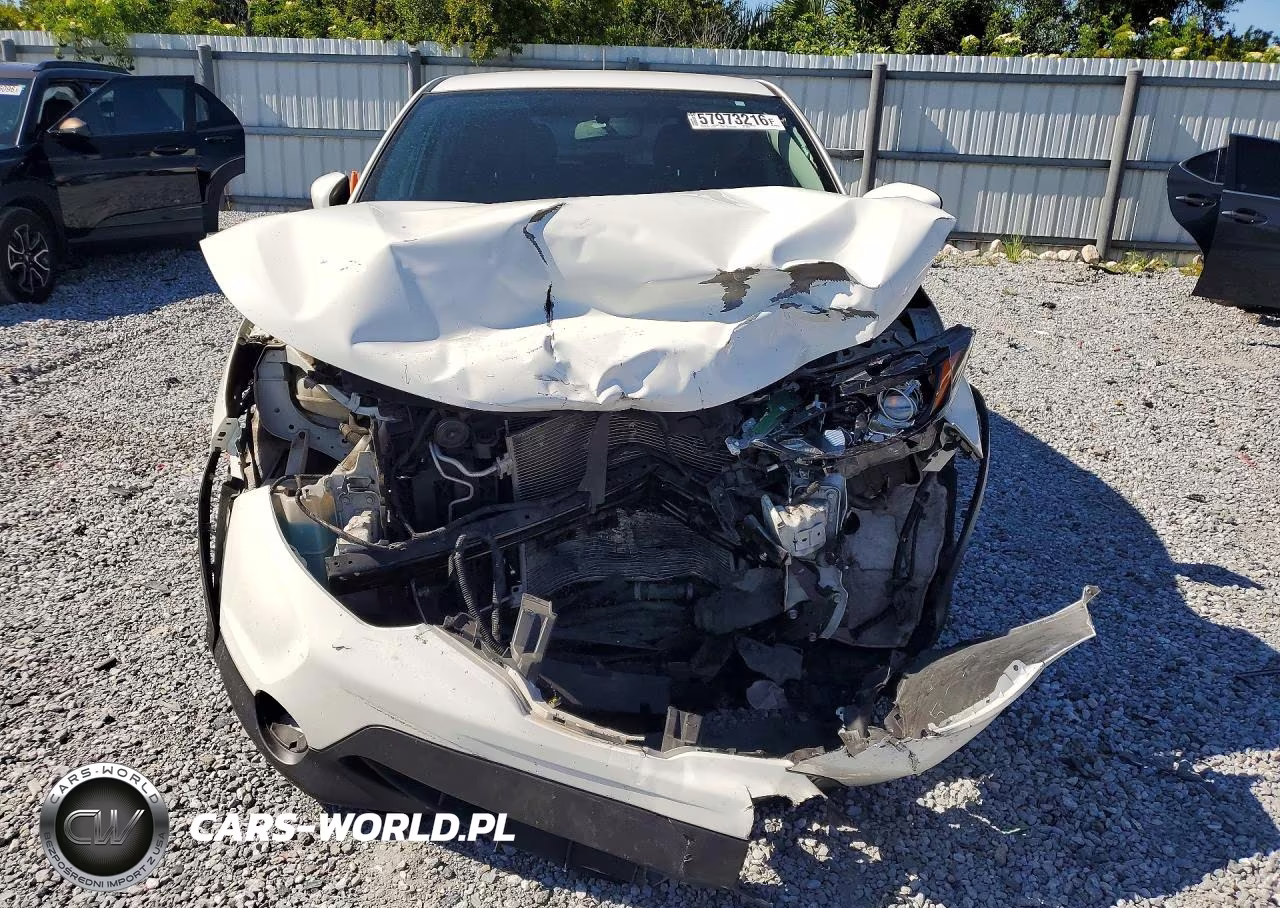 2018 Nissan Rogue Sport S VIN:JN1BJ1CP5JW105929 - 5