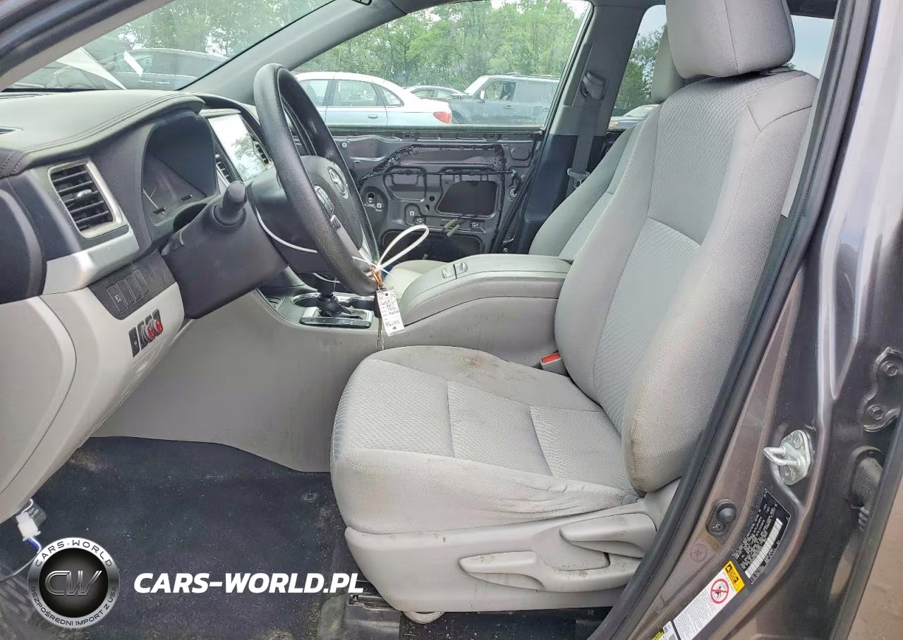 2019 Toyota Highlander Le VIN:5TDZARFH9KS056945 - 7