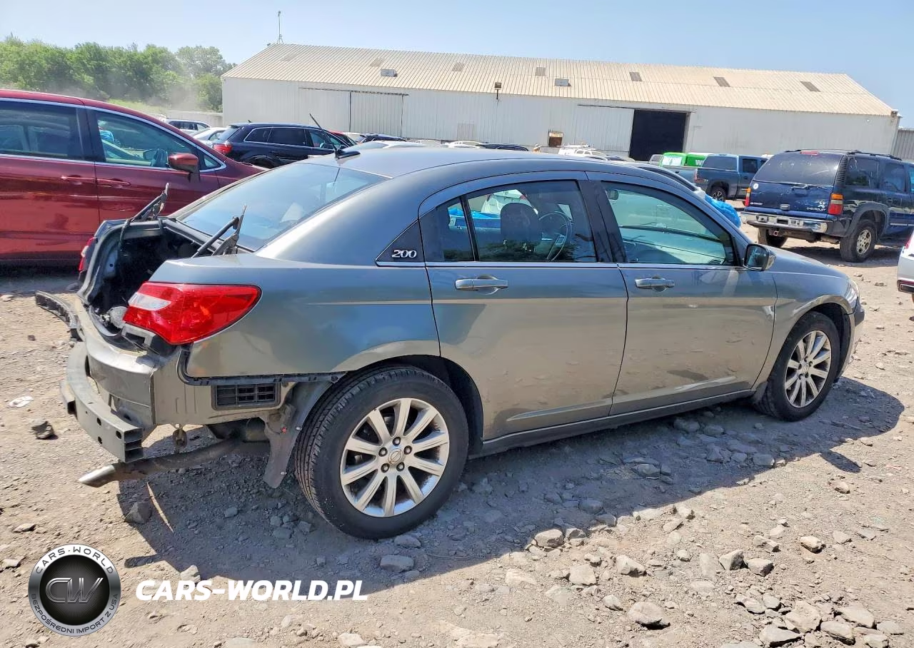 2012 Chrysler 200 Touring VIN:1C3CCBBB7CN288769 - 3