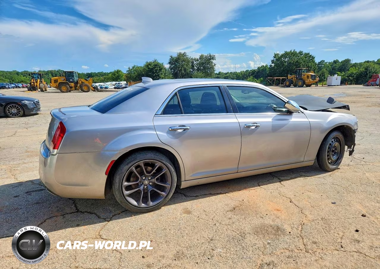 2017 Chrysler 300C VIN:2C3CCAEG9HH610085 - 3