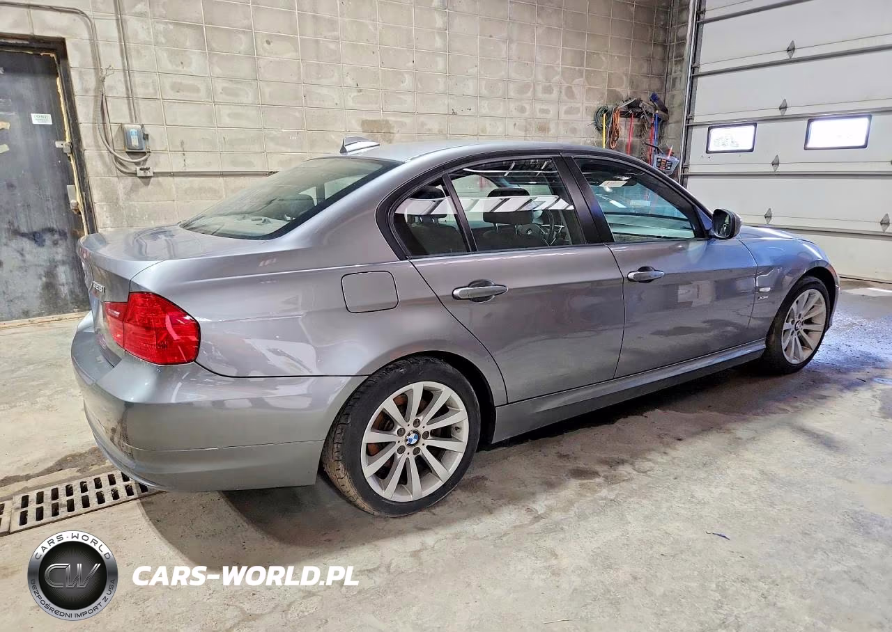 2009 BMW 328 Xi VIN:WBAPK73509A450745 - 3