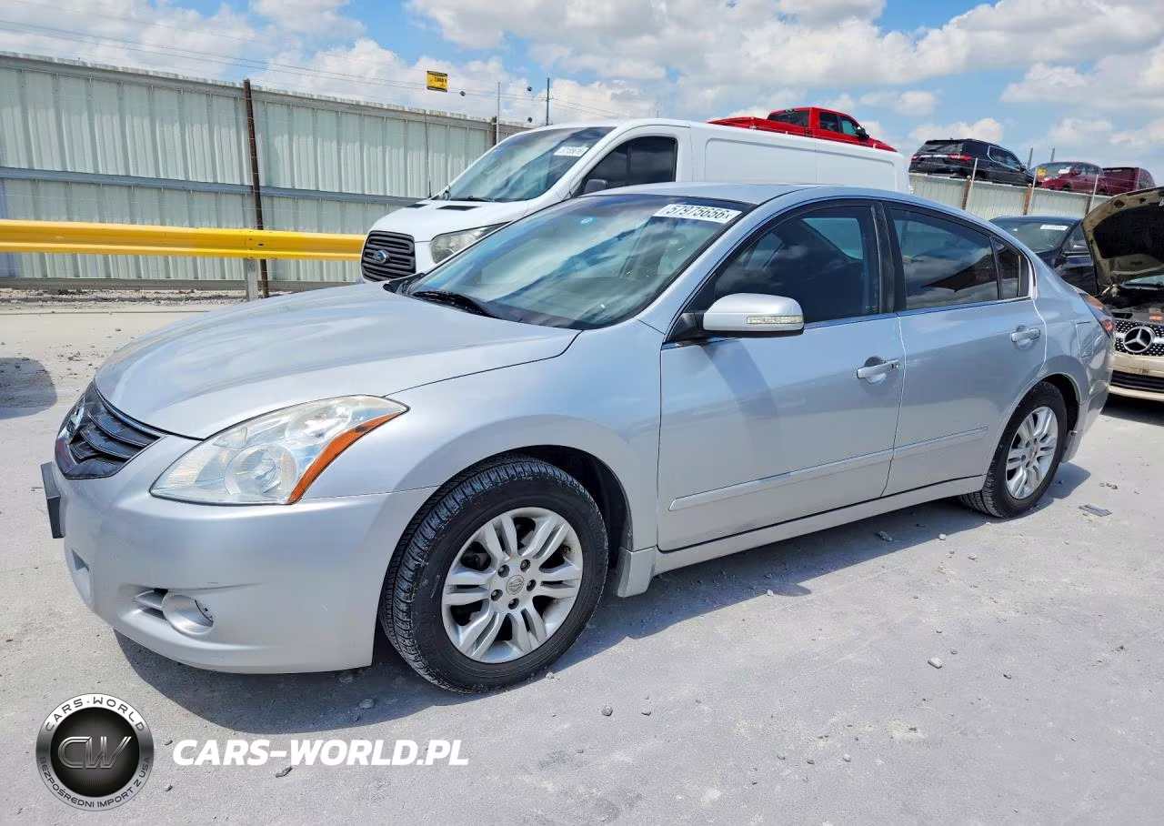 2010 Nissan Altima 2.5 – zdjęcie 1 z 12