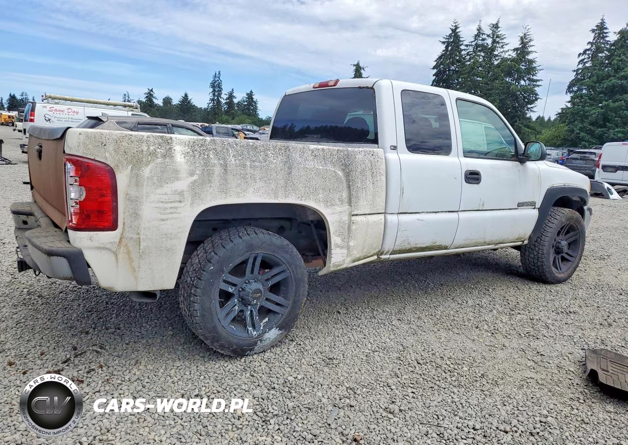 1999 GMC New Sierra K2500 VIN:1GTGK29U5XZ524664 - 3