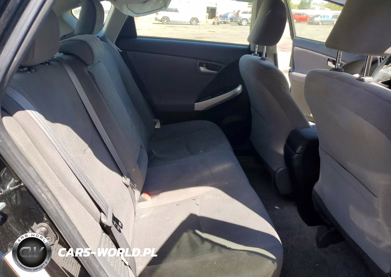 2014 Toyota Prius Two VIN:JTDKN3DU5E0358078 - 10