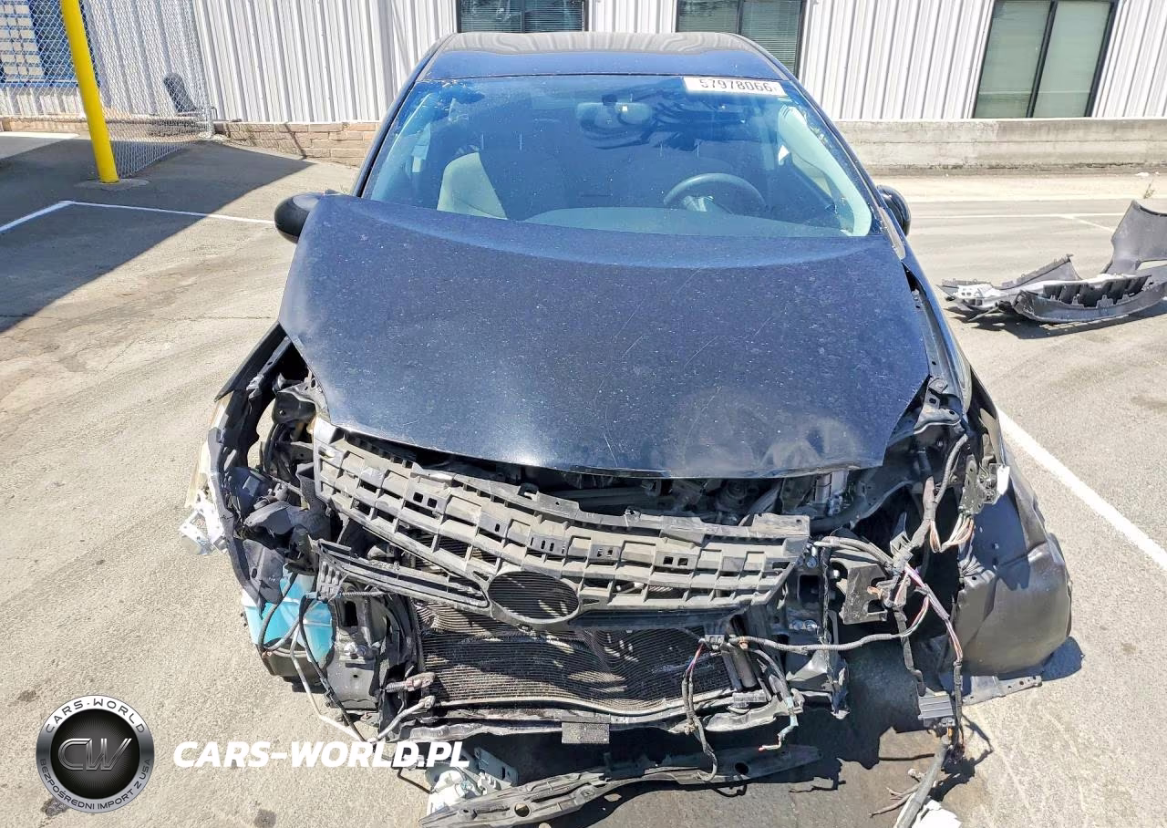 2014 Toyota Prius Two VIN:JTDKN3DU5E0358078 - 5
