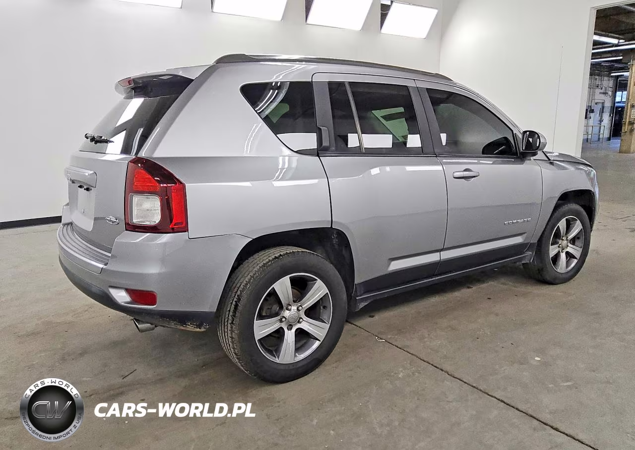 2016 Jeep Compass Latitude VIN:1C4NJDEB0GD674589 - 3