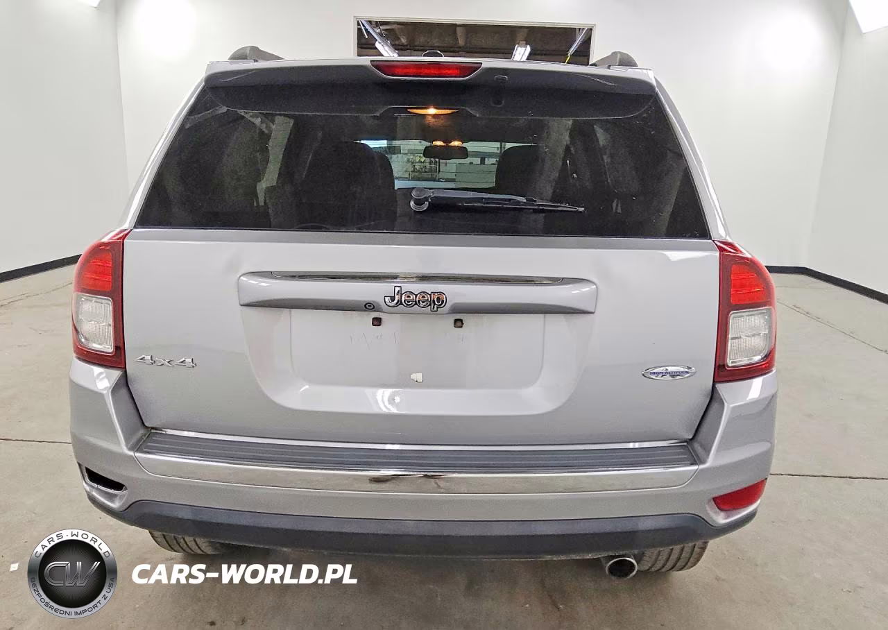 2016 Jeep Compass Latitude VIN:1C4NJDEB0GD674589 - 6