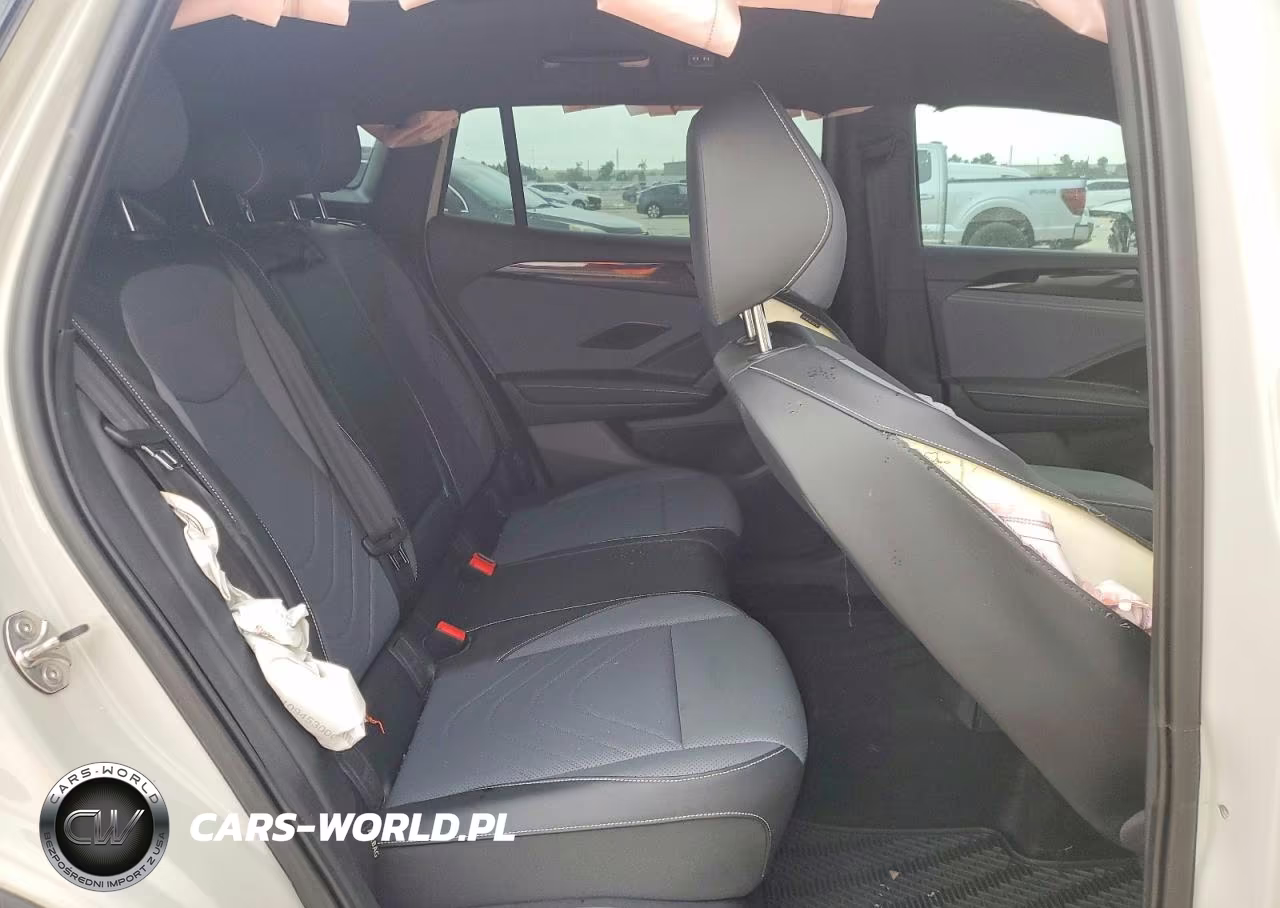 2025 Volkswagen Tiguan Se R-Line Black VIN:3VVHR7RM3SM061030 - 11