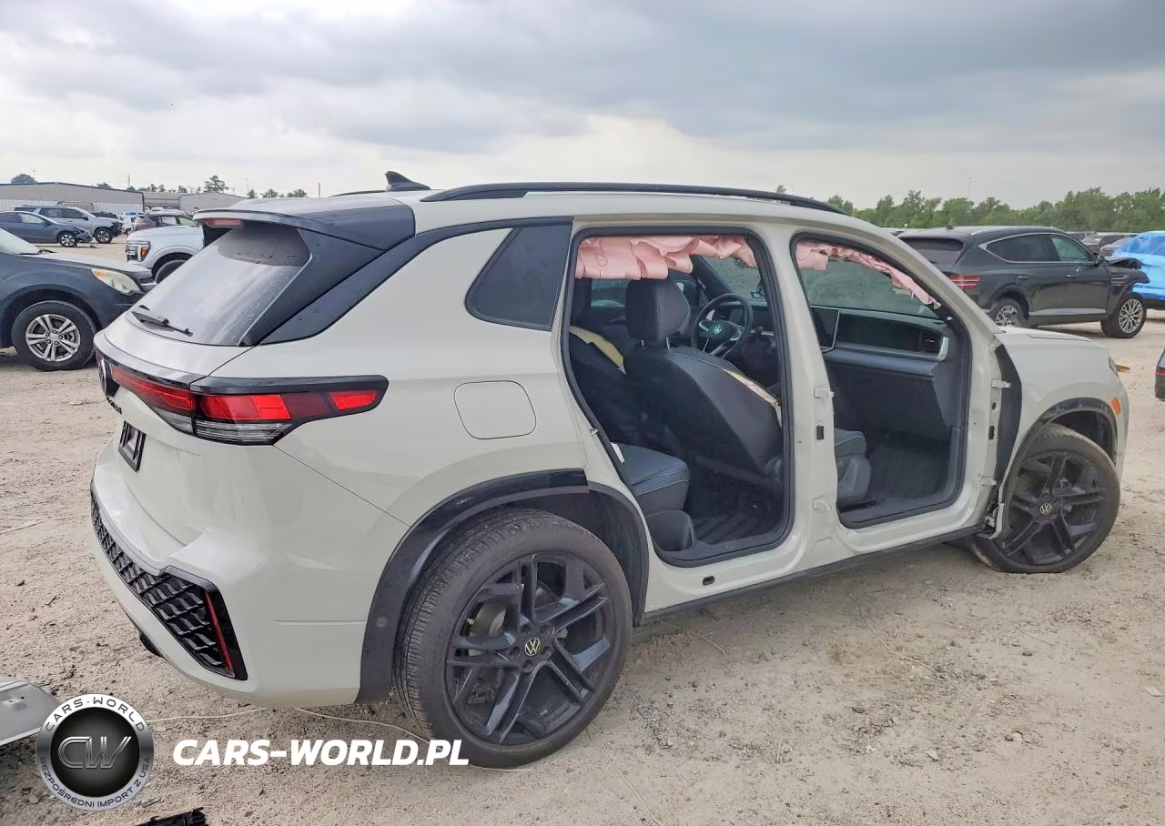 2025 Volkswagen Tiguan Se R-Line Black VIN:3VVHR7RM3SM061030 - 3