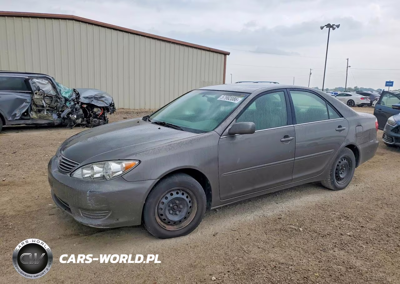 2005 Toyota Camry Le – zdjęcie 1 z 13