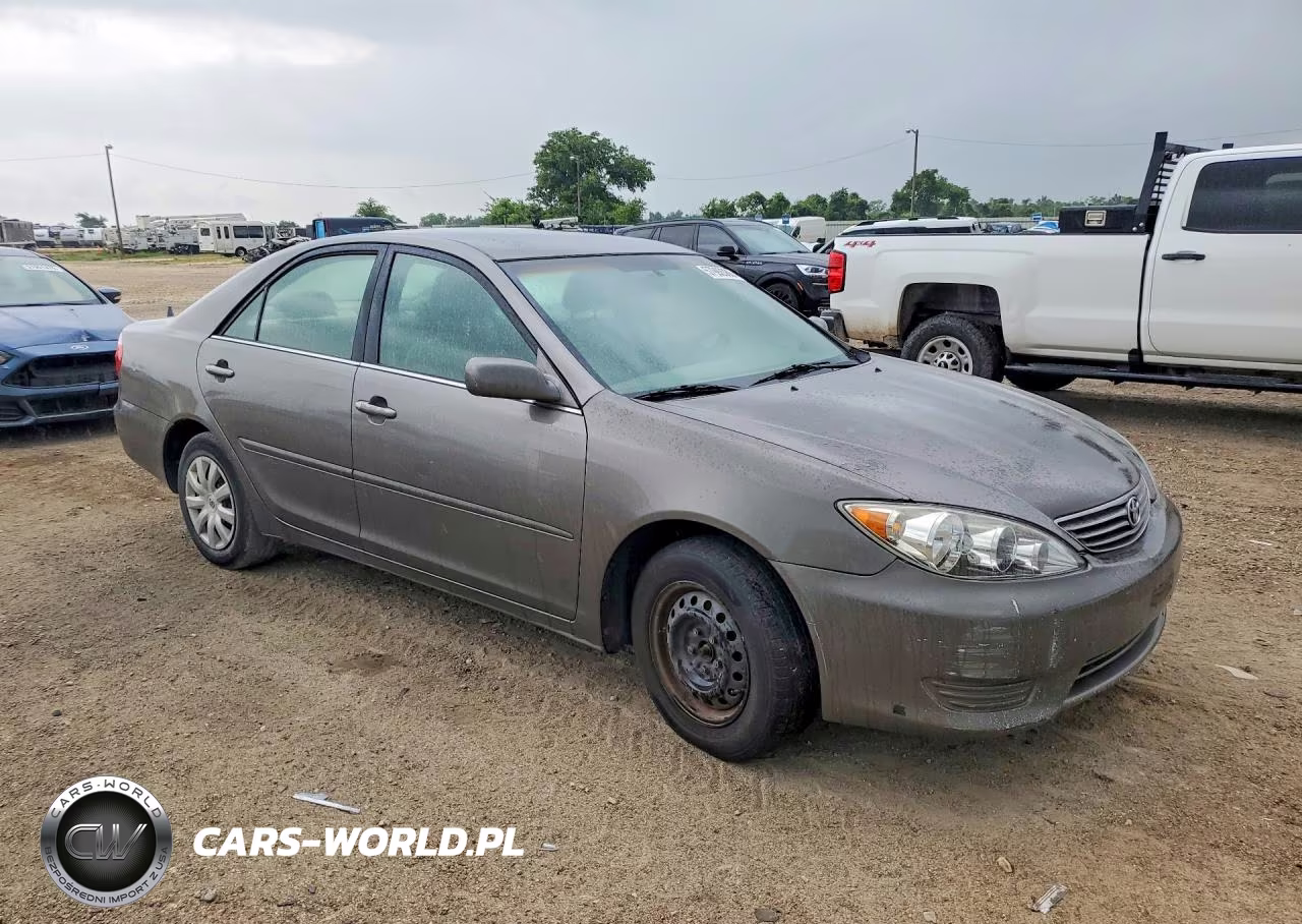 2005 Toyota Camry Le VIN:4T1BE32K65U639568 - 4
