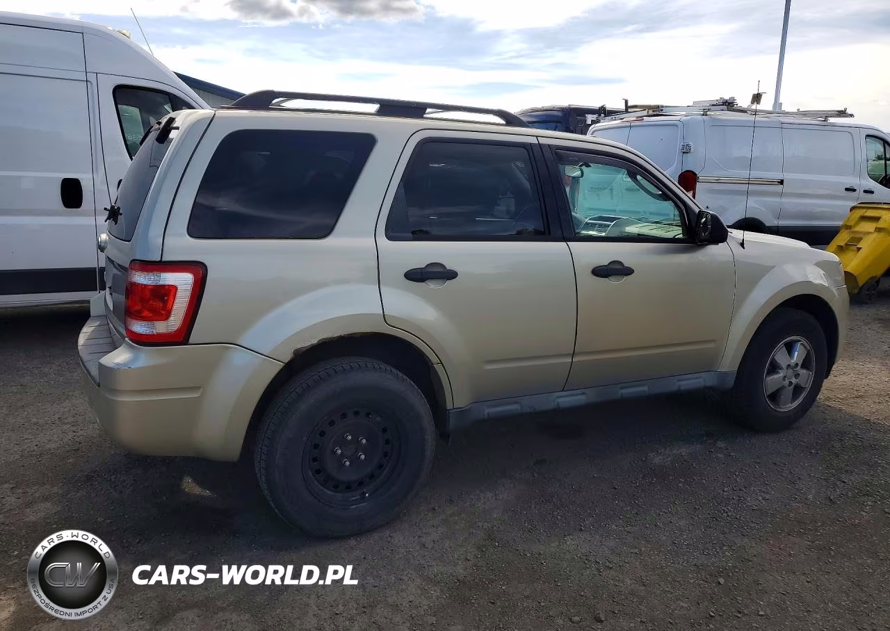 2011 Ford - Ford Escape VIN:1FMCU0D73BKA01008 - 3