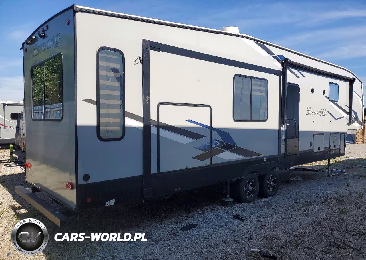 2023 Forest River Arctic Wolf Camper VIN:5ZT3CK1B6P0715888 - 4