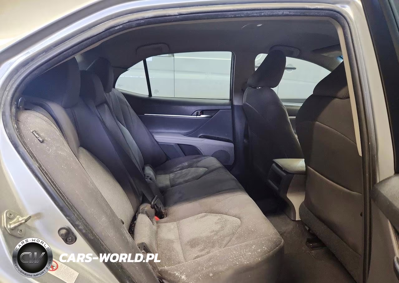 2018 Toyota Camry VIN:4T1B11HK2JU538447 - 10