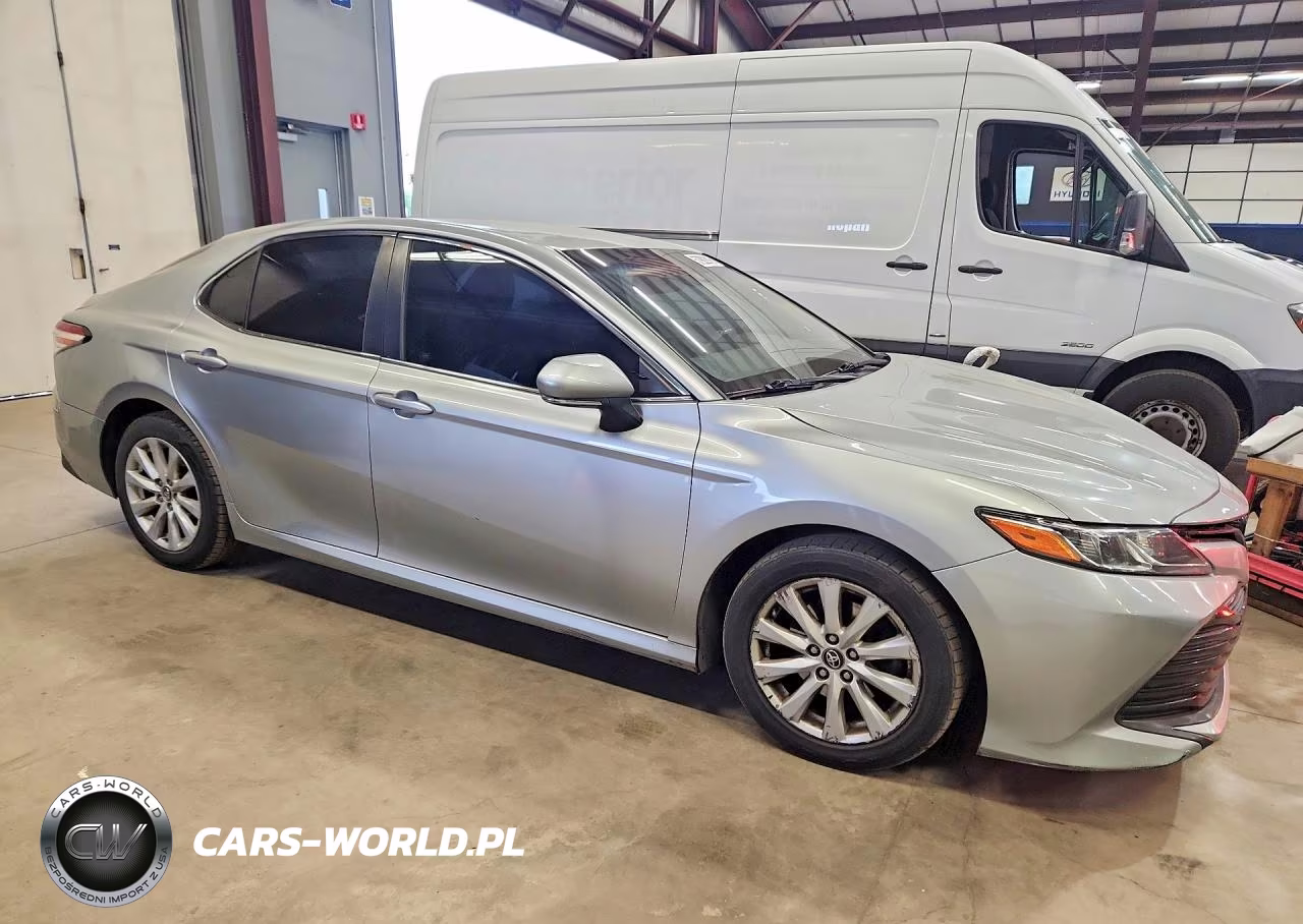 2018 Toyota Camry VIN:4T1B11HK2JU538447 - 4