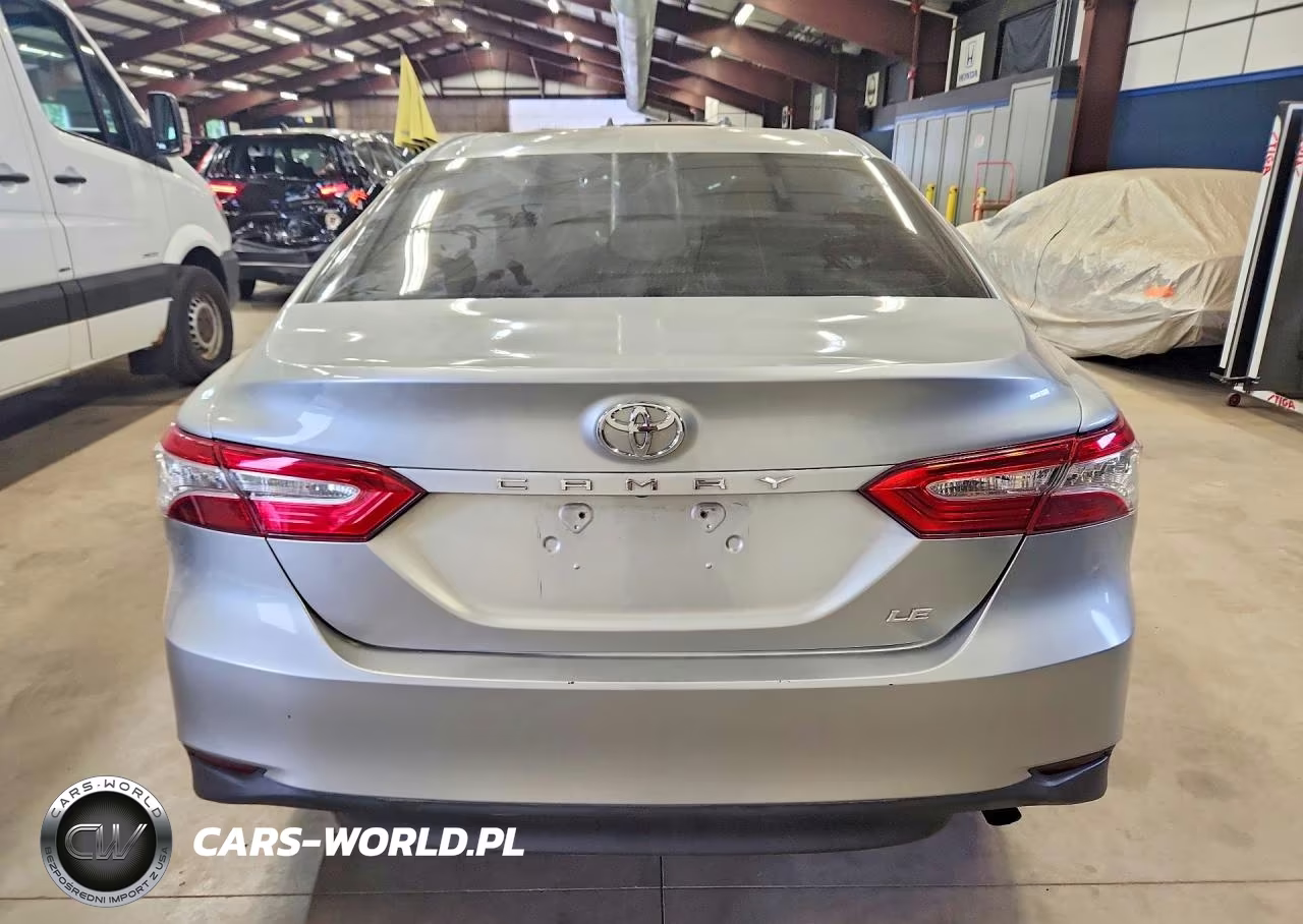 2018 Toyota Camry VIN:4T1B11HK2JU538447 - 6