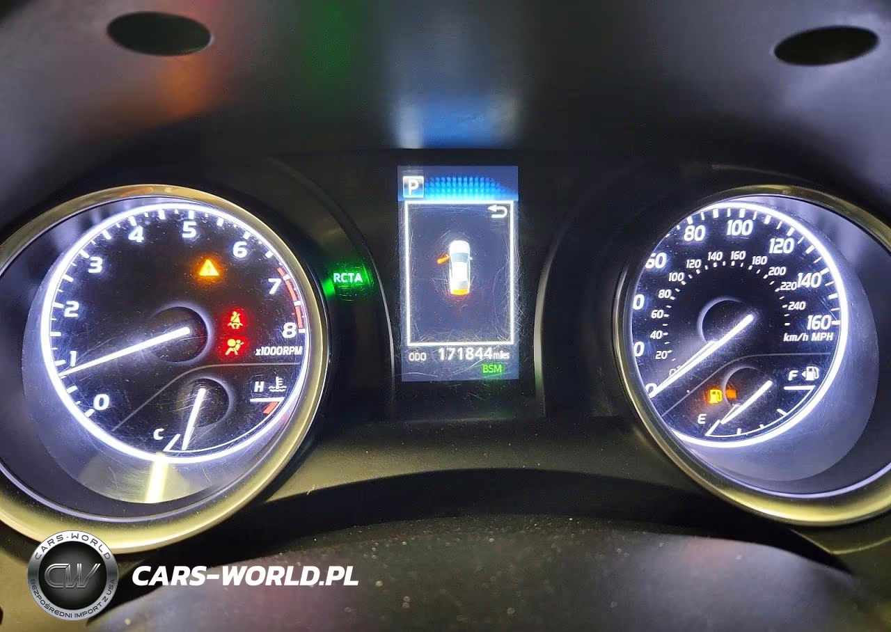 2018 Toyota Camry VIN:4T1B11HK2JU538447 - 9