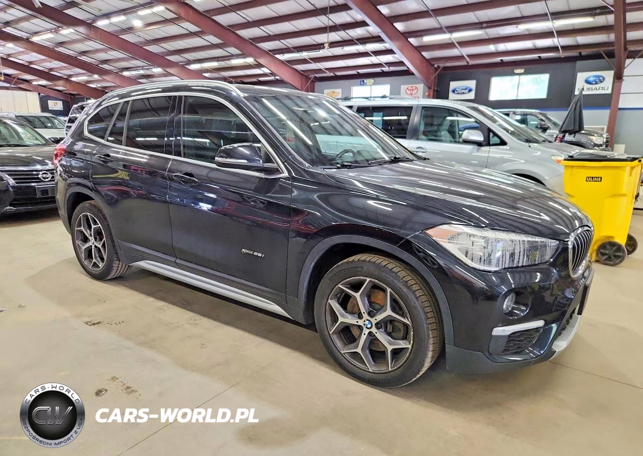 2018 BMW X1 xDrive28I VIN:WBXHT3C36J5K28366 - 4