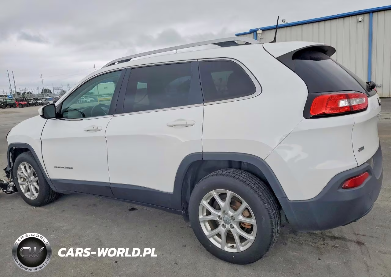2018 Jeep Cherokee Latitude Plus VIN:1C4PJLLB5JD544420 - 2