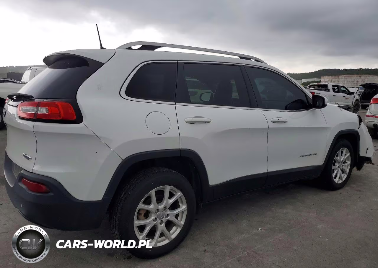 2018 Jeep Cherokee Latitude Plus VIN:1C4PJLLB5JD544420 - 3