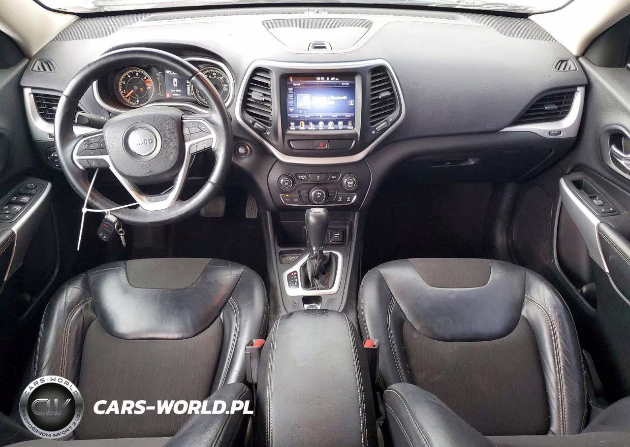 2018 Jeep Cherokee Latitude Plus VIN:1C4PJLLB5JD544420 - 8