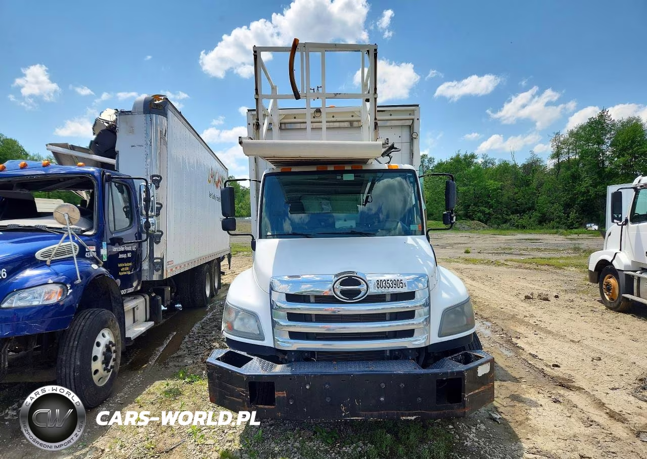 2018 Hino All Models - Trucks Refrigerated Box Truck VIN:5PVNV8JT0J4S54851 - 5