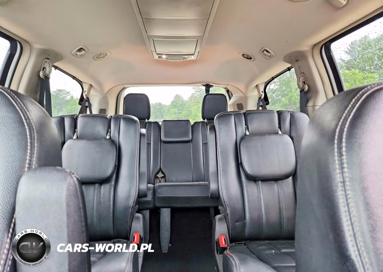 2016 Chrysler Town & Country Touring VIN:2C4RC1BG0GR223265 - 10