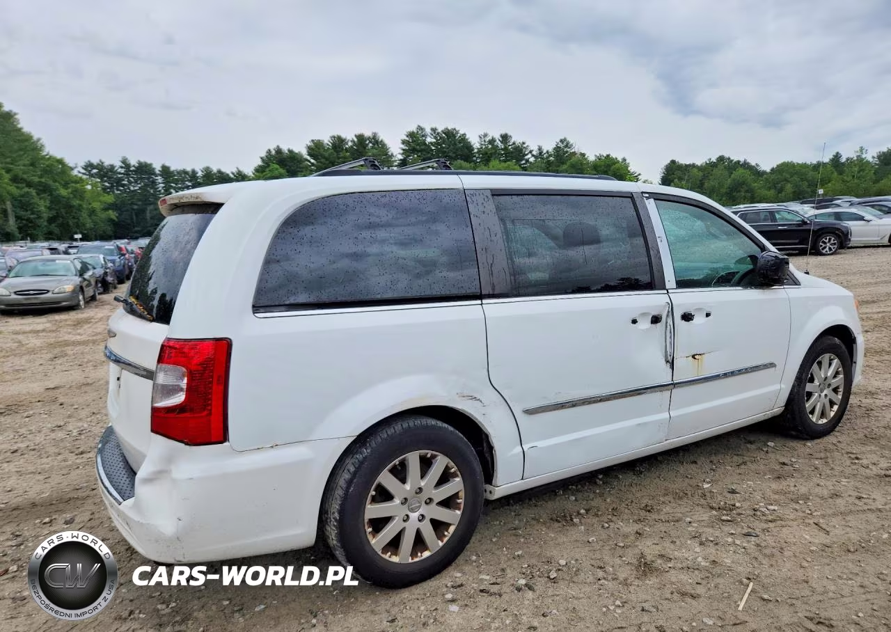 2016 Chrysler Town & Country Touring VIN:2C4RC1BG0GR223265 - 3