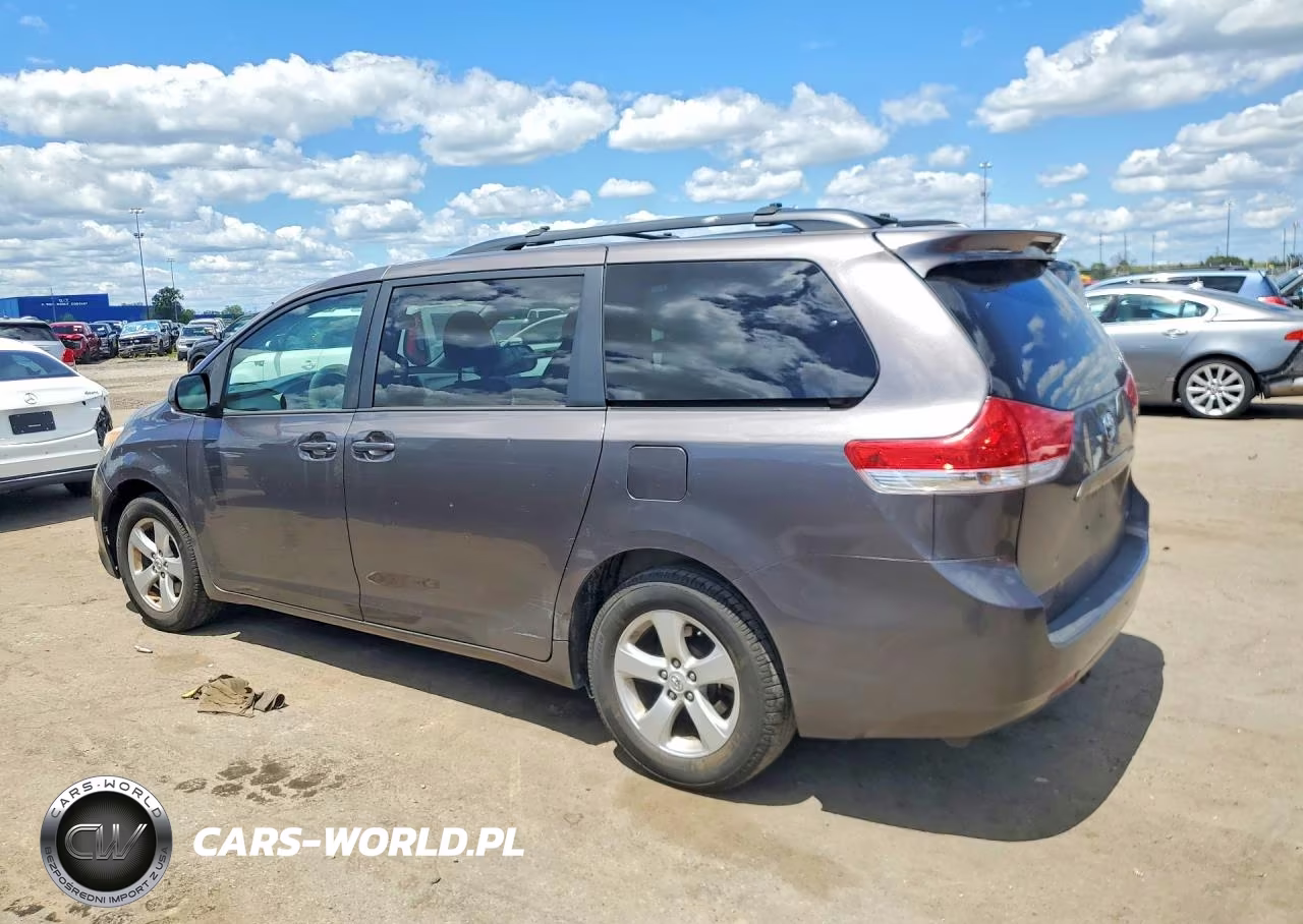 2011 Toyota Sienna Le VIN:5TDKK3DC3BS055664 - 2