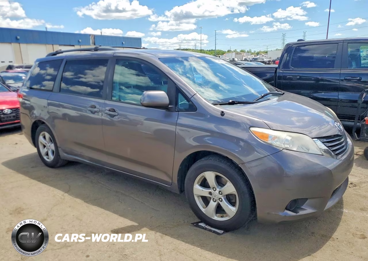 2011 Toyota Sienna Le VIN:5TDKK3DC3BS055664 - 4