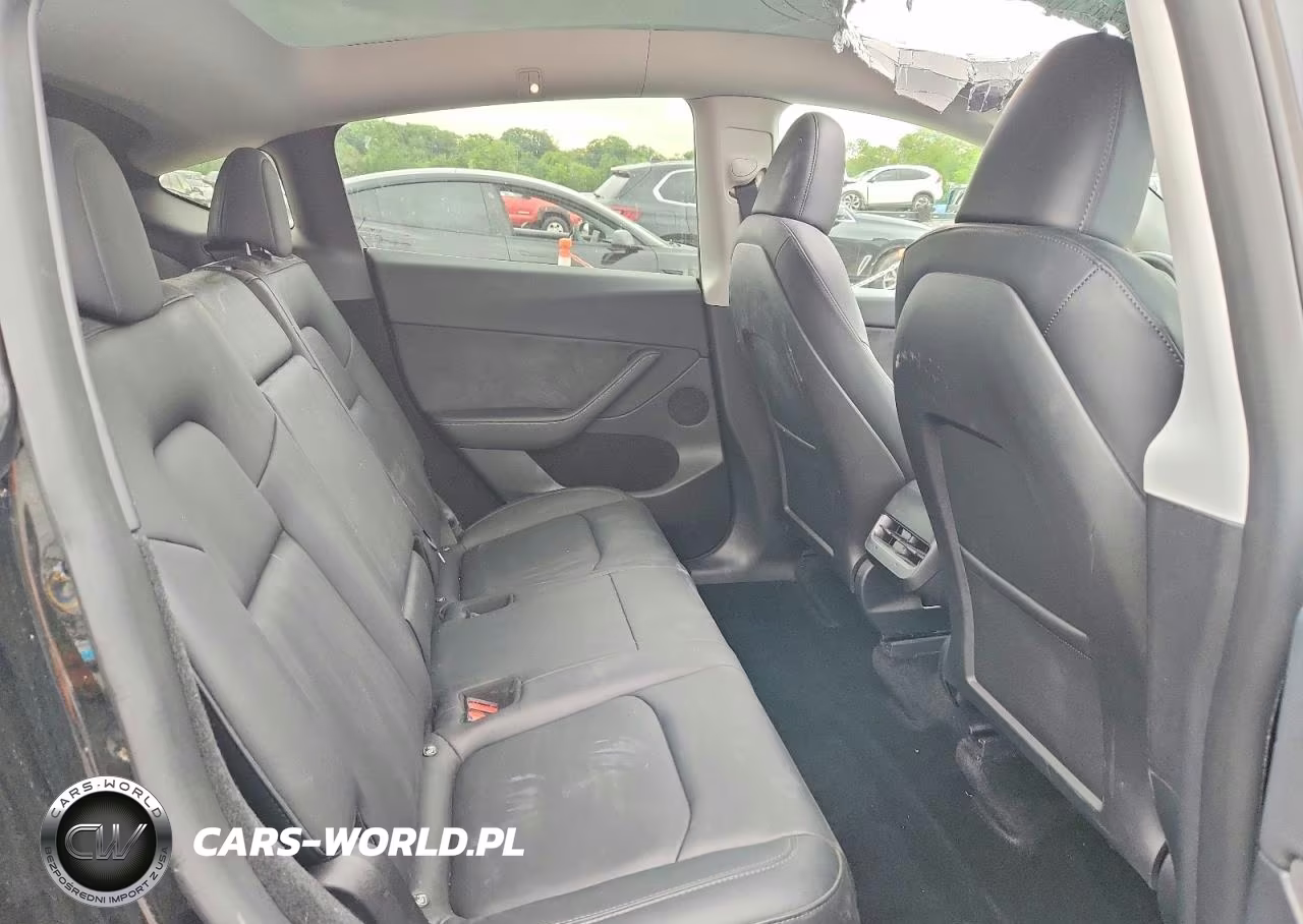 2022 Tesla Model Y VIN:7SAYGDEE4NA017306 - 10