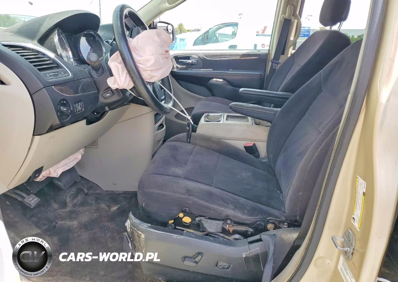 2011 Chrysler Town & Country Touring VIN:2A4RR5DG1BR641582 - 7